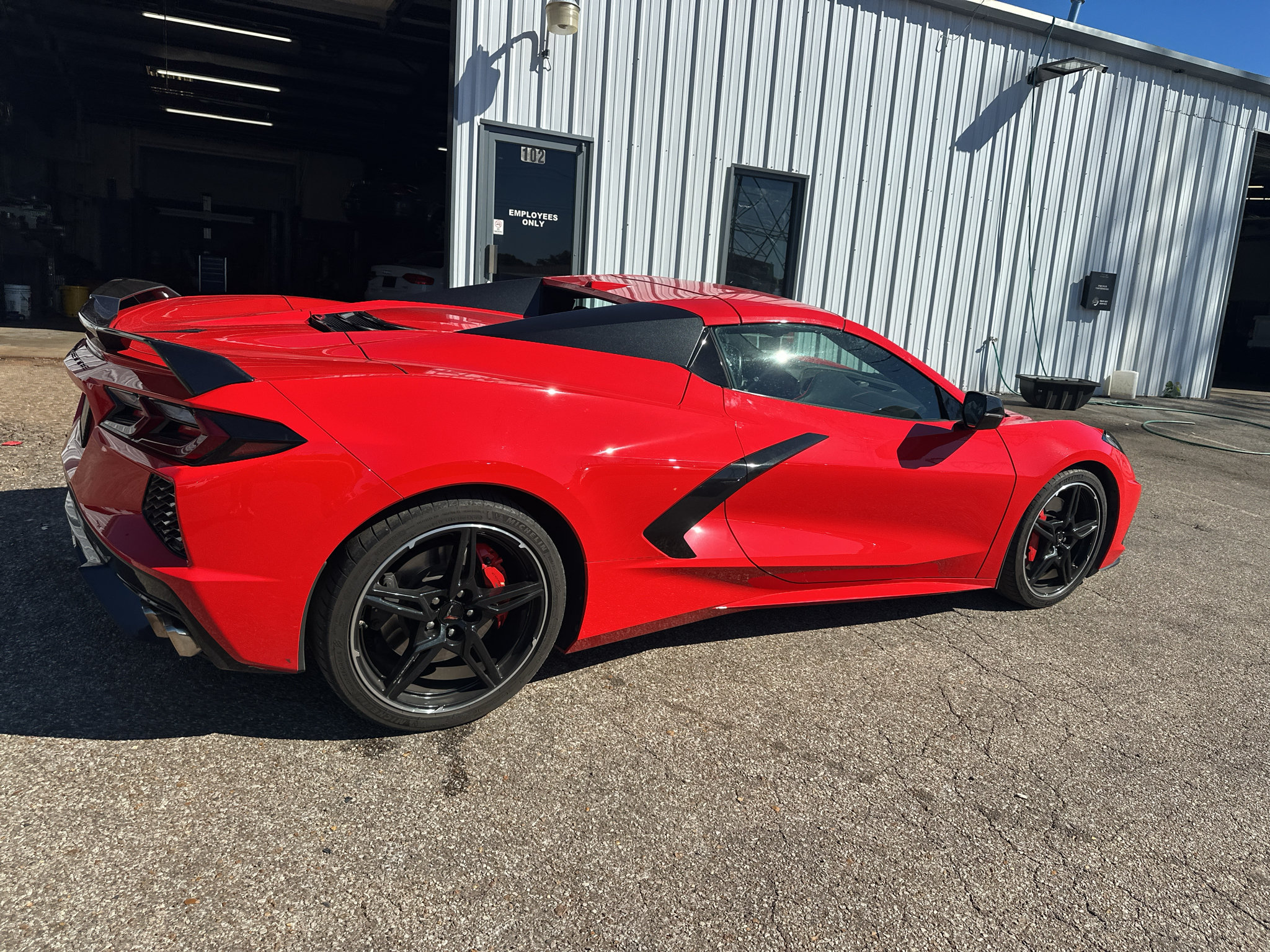 Used 2021 Chevrolet Corvette Stingray Preferred Conv w/ Z51 Performance Package RWD image 2