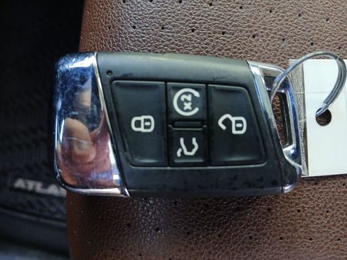 Used 2021 Volkswagen Atlas SEL R-Line image 35