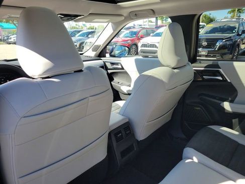 New 2025 Mitsubishi Outlander SE image 14