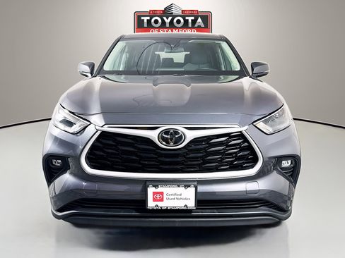 Certified 2025 Toyota Highlander AWD image 2