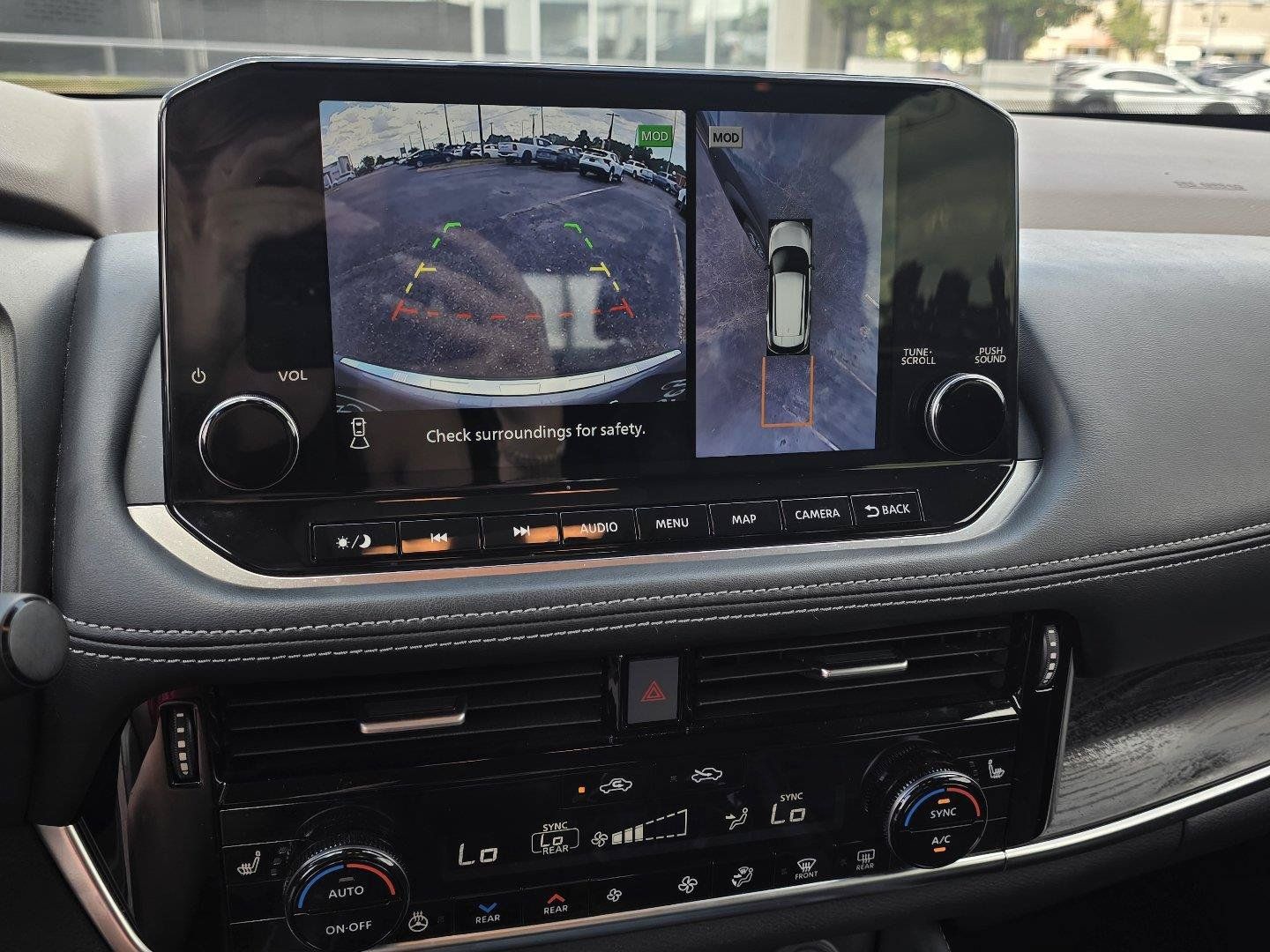 Used 2023 Nissan Rogue Platinum w/ Platinum Premium Package FWD image 16