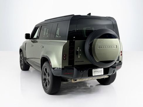 Used 2025 Land Rover Defender 110 X-Dynamic SE image 3