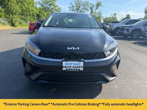 Used 2023 Kia Forte LXS w/ LXS Technology Package FWD image 2