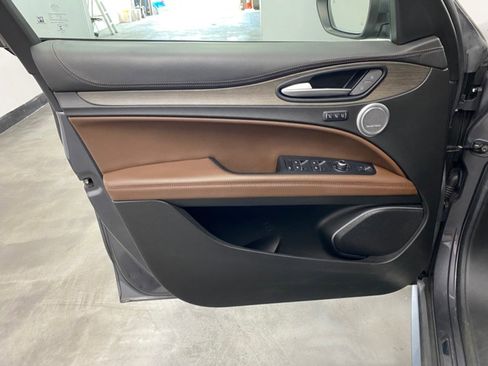 Used 2019 Alfa Romeo Stelvio Ti image 42