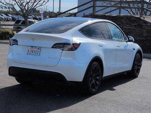Used 2023 Tesla Model Y Long Range image 5