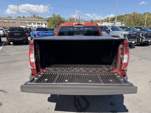 Used 2016 GMC Canyon SLE w/ SLE Convenience Package image 19