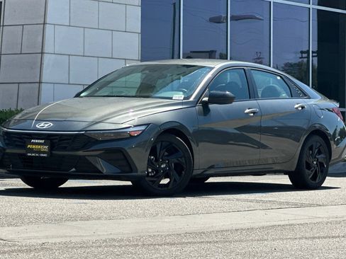 Used 2026 Hyundai Elantra Sport FWD image 8