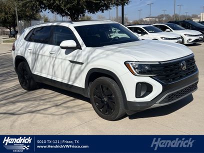 Used 2025 Volkswagen Atlas Cross Sport SE w/ Panoramic Sunroof Package