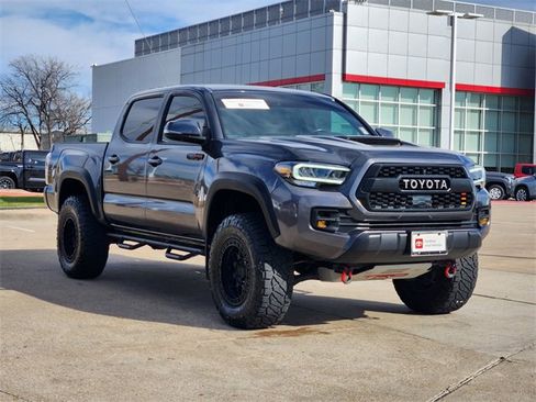 Used 2020 Toyota Tacoma TRD Pro image 2