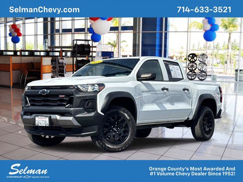 Used 2024 Chevrolet Colorado Trail Boss w/ Advanced Trailering Package AWD/4WD image 1