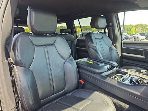 Used 2024 Jeep Wagoneer L Series II w/ Flexible Seating Group image 13