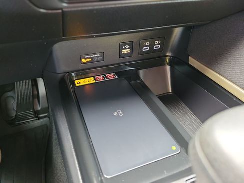 Used 2025 Toyota Camry LE image 21