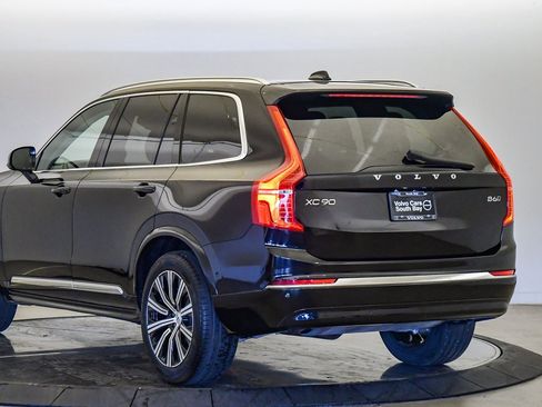 Certified 2025 Volvo XC90 B6 Plus image 2