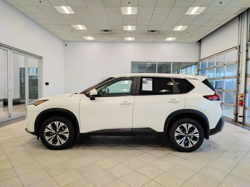 Used 2023 Nissan Rogue SV AWD/4WD image 6