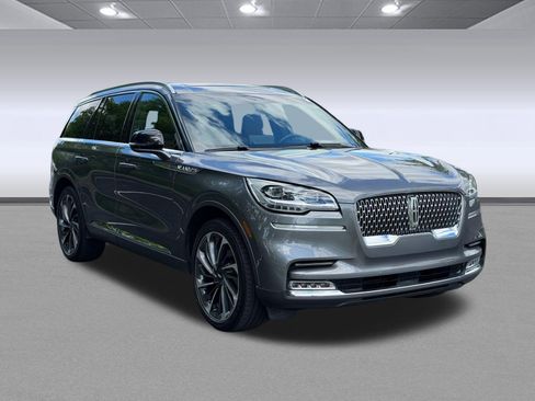 Used 2023 Lincoln Aviator Reserve w/ Equipment Group 201A AWD/4WD image 7
