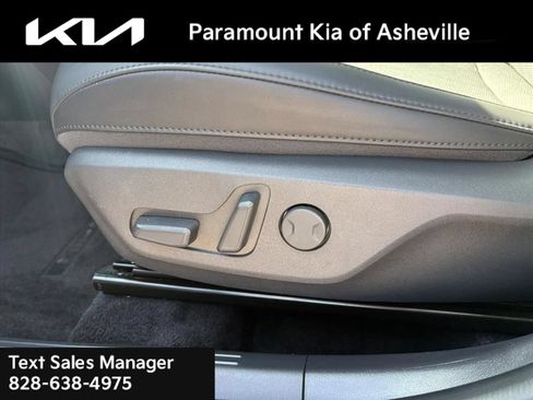 Certified 2025 Kia Niro EX Touring FWD image 20
