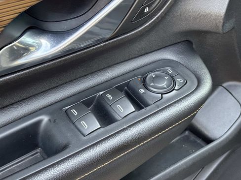 Used 2018 GMC Terrain SLE image 13