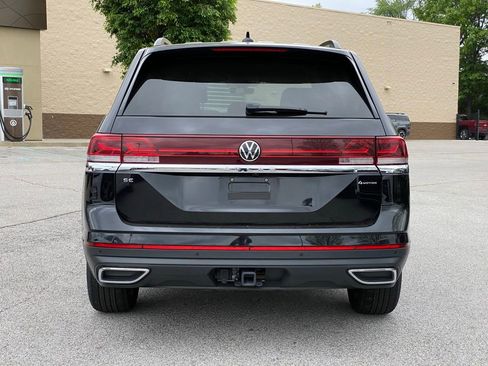 Used 2025 Volkswagen Atlas SE AWD/4WD image 5