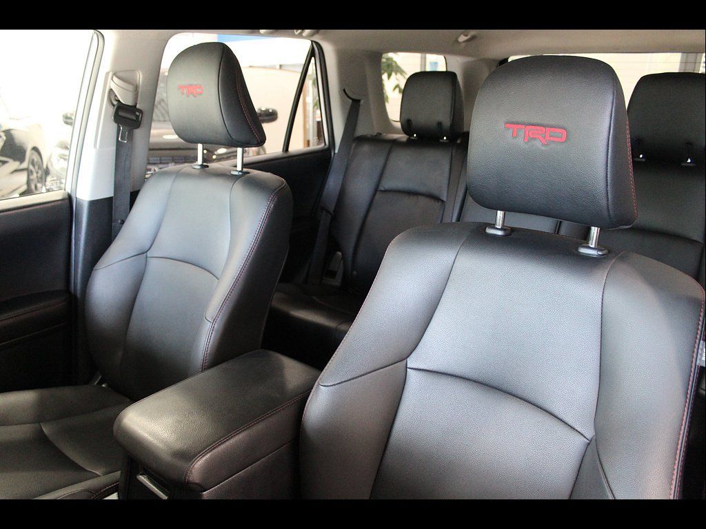 Used 2024 Toyota 4Runner TRD Off-Road Premium AWD/4WD image 14