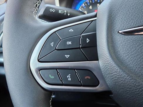 New 2026 Chrysler Pacifica Select image 16