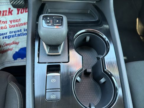 Used 2024 Nissan Rogue S AWD/4WD image 31