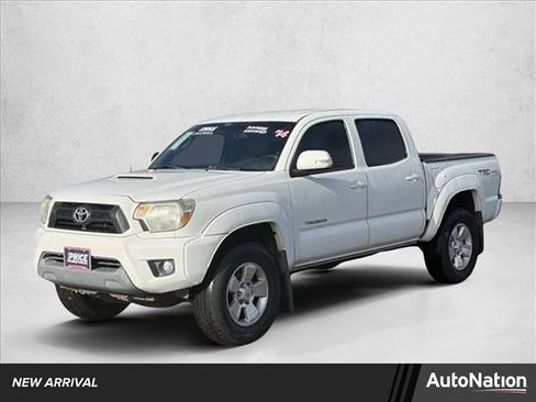 Used 2014 Toyota Tacoma PreRunner image 1