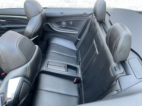 Used 2018 BMW M4 Convertible RWD image 32