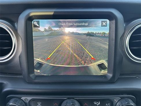 Used 2020 Jeep Gladiator Overland image 30