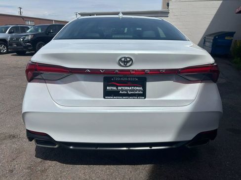 Used 2021 Toyota Avalon XLE image 4