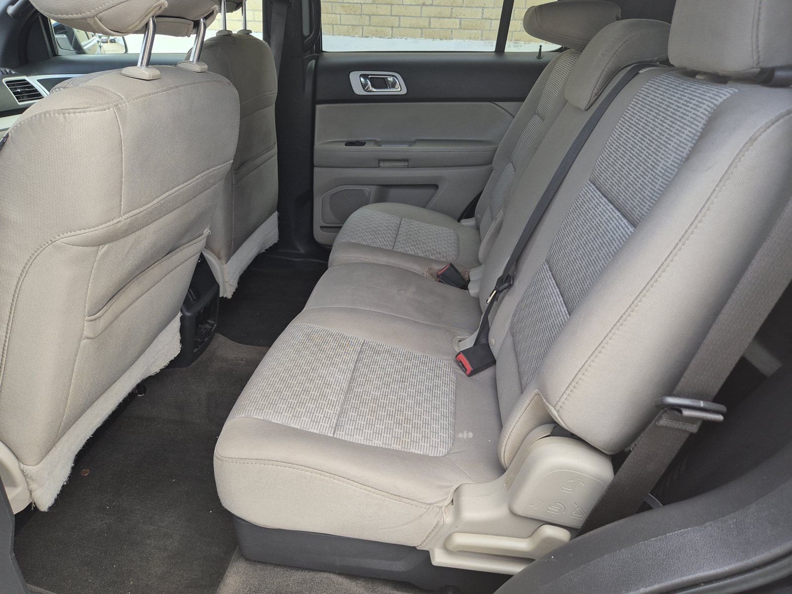 Used 2015 Ford Explorer XLT w/ Equipment Group 201A AWD/4WD image 13