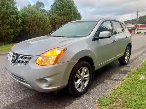 Used 2013 Nissan Rogue S w/ Special Edition Pkg image 1