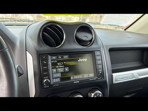 Used 2016 Jeep Compass High Altitude image 18