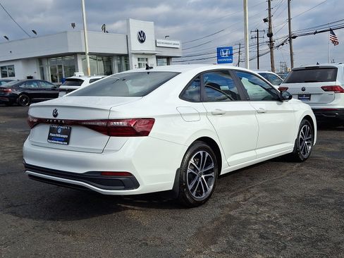 Used 2025 Volkswagen Jetta Sport image 7