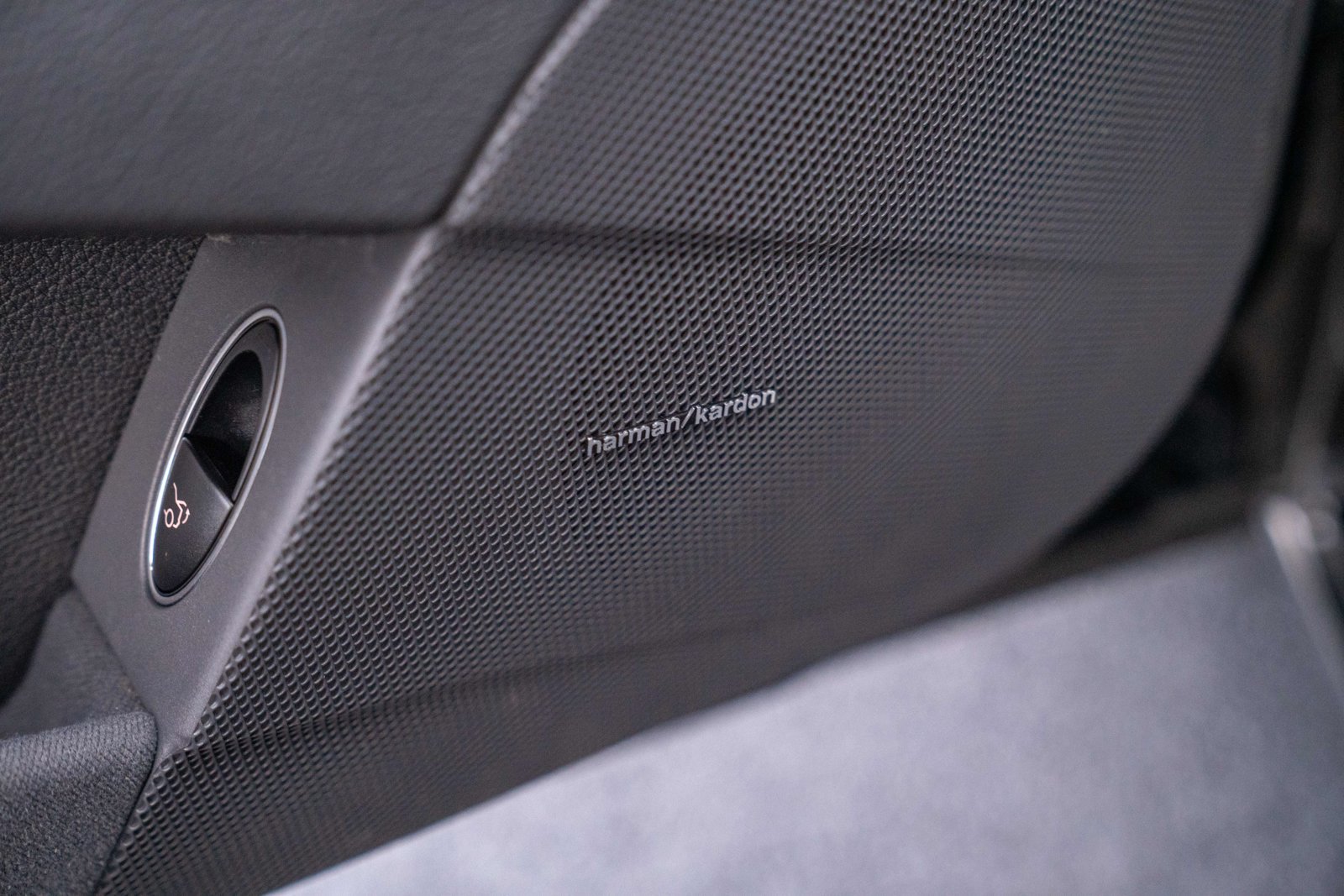 Used 2005 Mercedes-Benz E 500 4MATIC Sedan image 12