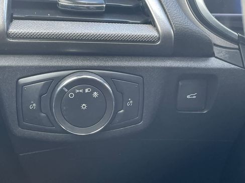 Used 2020 Ford Fusion SE image 26