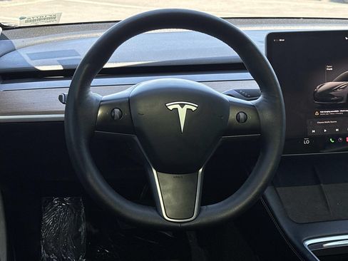 Used 2023 Tesla Model 3 Standard Range RWD image 7