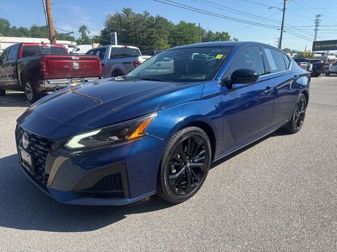 Used 2023 Nissan Altima 2.5 SR FWD image 3