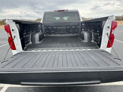 Used 2025 Chevrolet Silverado 1500 LT image 19