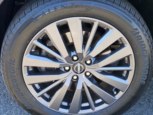 Certified 2024 Nissan Pathfinder SL w/ SL Premium Package image 10