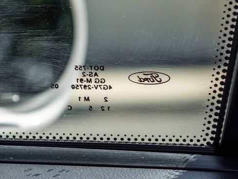 Used 2005 Ford GT RWD image 76