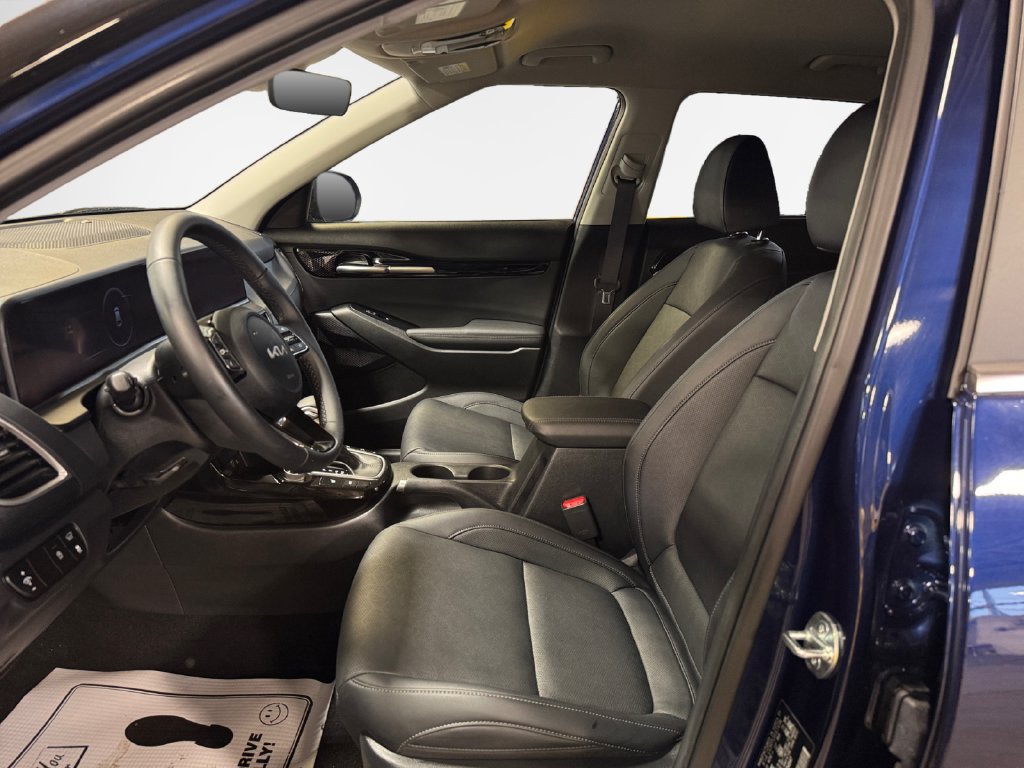 Certified 2025 Kia Seltos EX AWD/4WD image 12