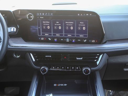 Used 2025 Chevrolet Tahoe Z71 image 11