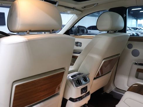 Used 2016 Rolls-Royce Ghost image 17