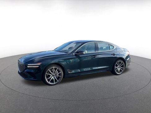 Used 2025 Genesis G70 2.5T image 8