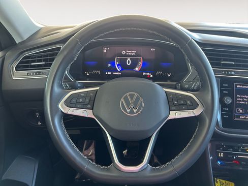 Used 2023 Volkswagen Tiguan SE FWD image 13