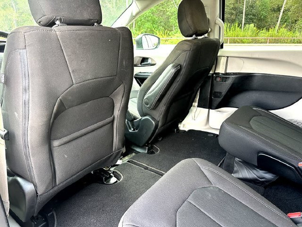 Used 2023 Chrysler Voyager LX FWD image 20