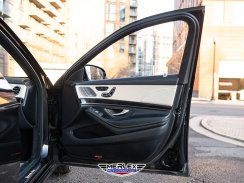 Used 2019 Mercedes-Benz S 560 4MATIC Sedan image 46