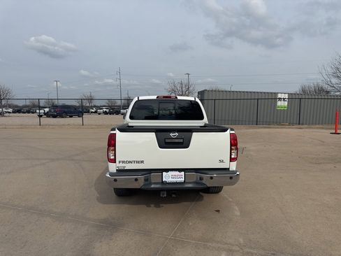 Used 2019 Nissan Frontier SL image 4