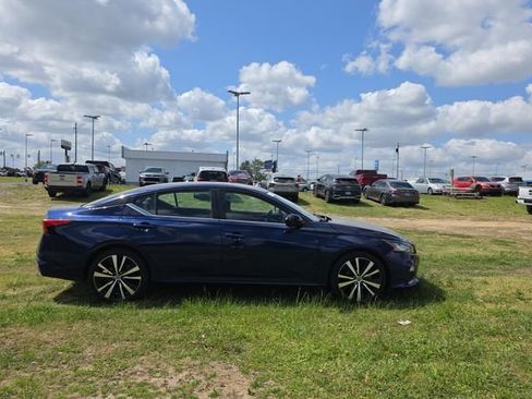 Used 2022 Nissan Altima 2.5 SR image 3