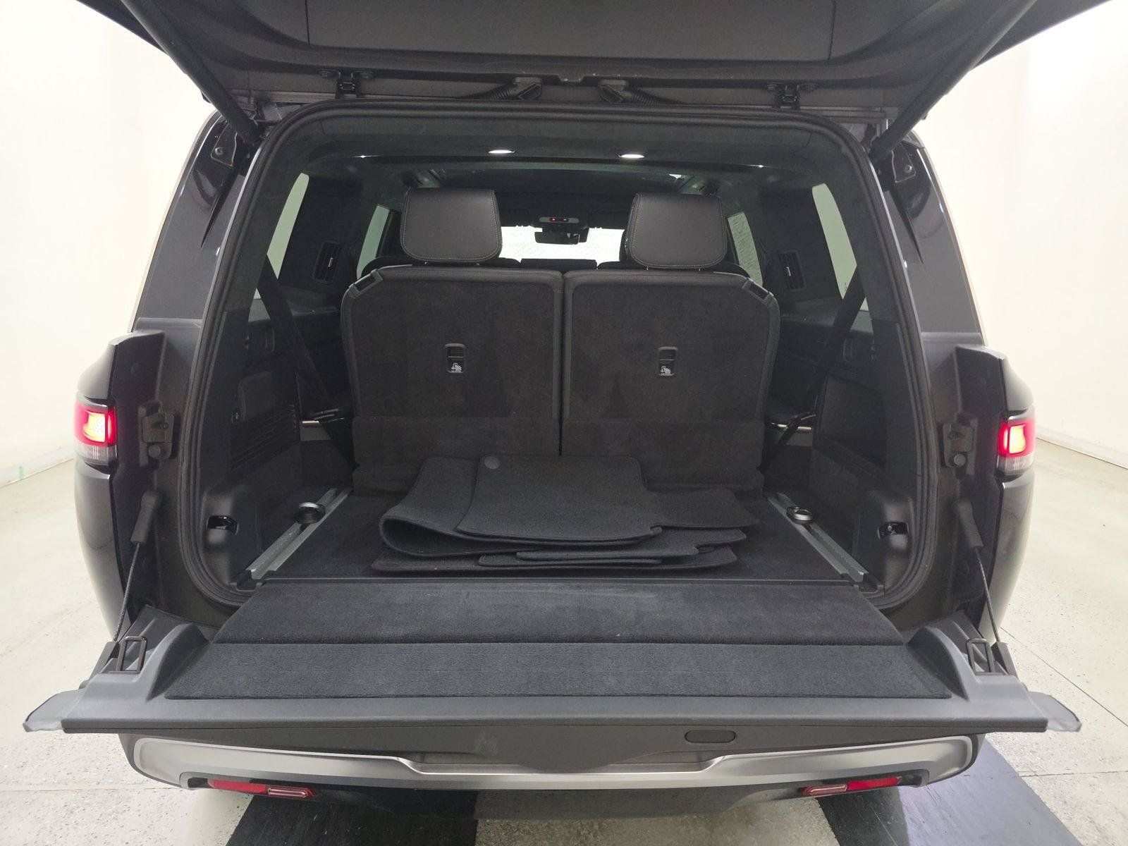 Used 2025 Rivian R1S Adventure Dual AWD/4WD image 13